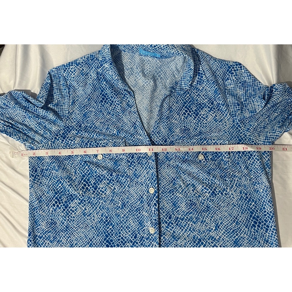 J McLaughlin Blue White Abstract Print Button Down Shirt Top Women's Size Small - Picture 8 of 8